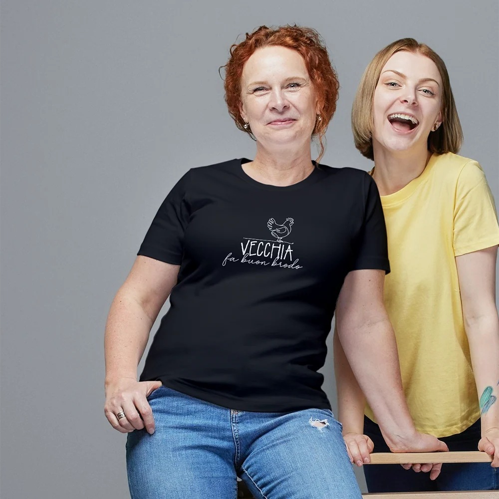 T-shirt Gallina Vecchia Fa Buon Brodo – Maglietta ironica donna