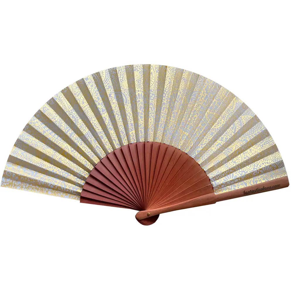 Ventaglio Boho 23 cm con stampa paisley dorata