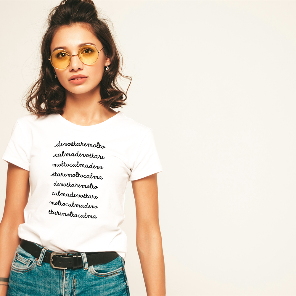 T-shirt Devo Stare Molto Calma o Calmo – Maglietta ironica donna e uomo
